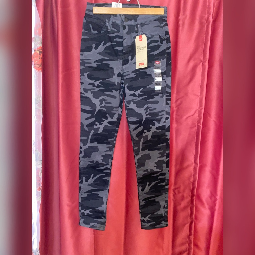 camo levi jeans